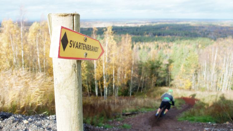 Säsongspremiär för downhill på Kvarntorpshögen