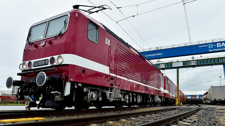 Dachser organiserar transport med godståg längs den nya sidenvägen