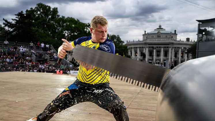 Edvin Karlsson tog hem en imponerande sjätteplats under Rookie World Championship i Wien. Han satte även Rookie-världsrekord i grenen Single Buck, som senare slogs av Oliver Reinhard.