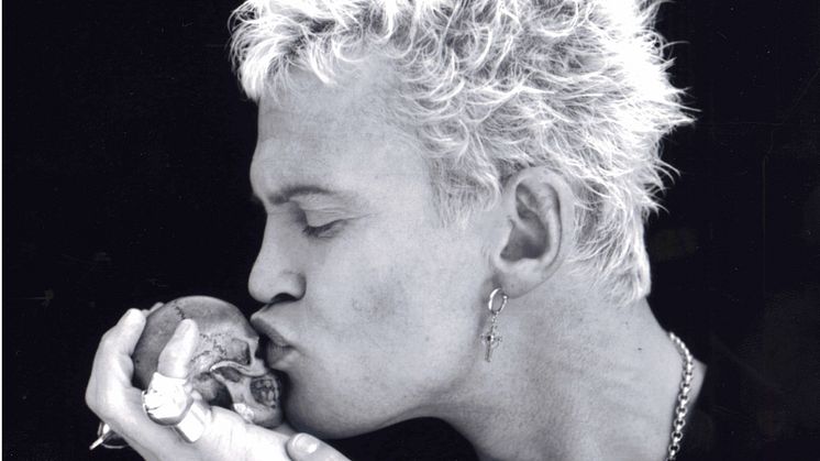 Billy Idol intar Grönan för första gången