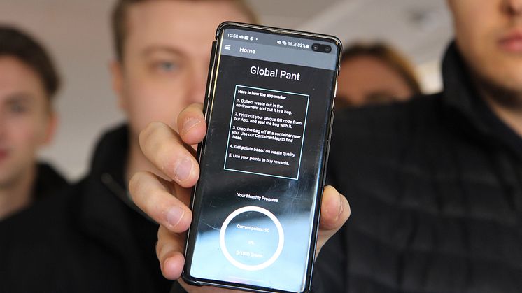 Global Pant är en mobilapplikation utvecklad av studenter och som ska få fler i utvecklingsländer att vilja plocka och återvinna mer skräp.