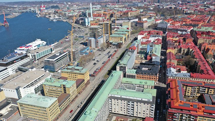 Nu startar förberedande arbeten på Masthuggskajen. Första Långgatan och Masthamnsgatan är först ut när spaden sätts i marken.