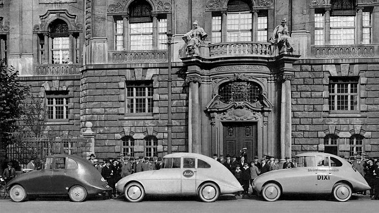 Historisk foto af 3 strømlinede limousiner af Paul Jaray in Berlin i 1923 - Ley, Audi og Dixi