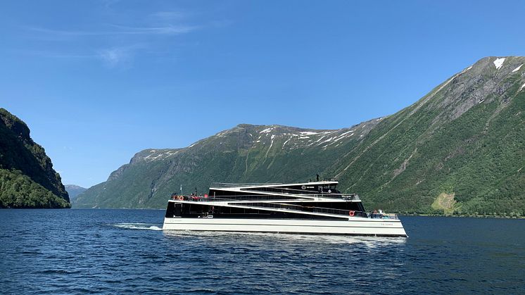 Legacy of The Fjords sjøsatt på Sognefjorden