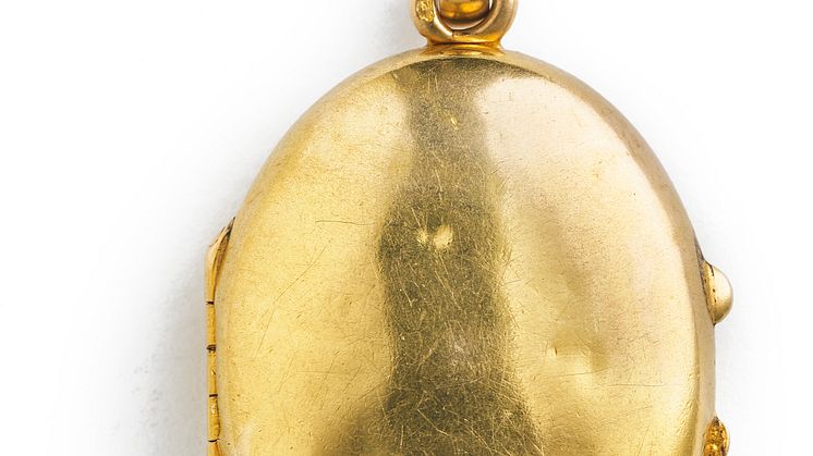 Royal mourning medallion of 18k gold for Grand Duke Nicholas Alexandrovich 1865. Estimate DKK 10,000-12,000.