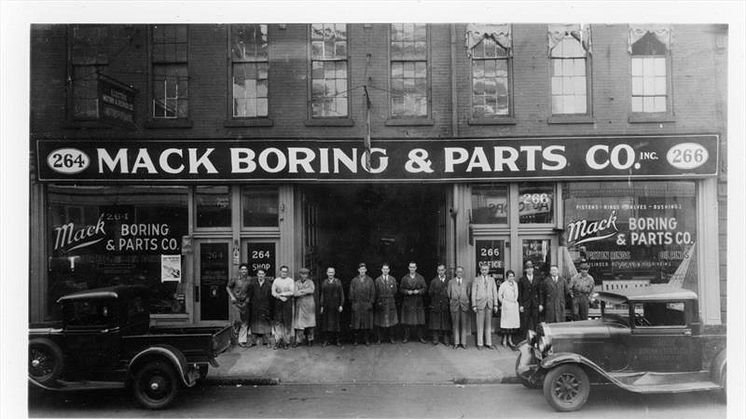 Mack Boring & Co Image Copyright Andrew Golden