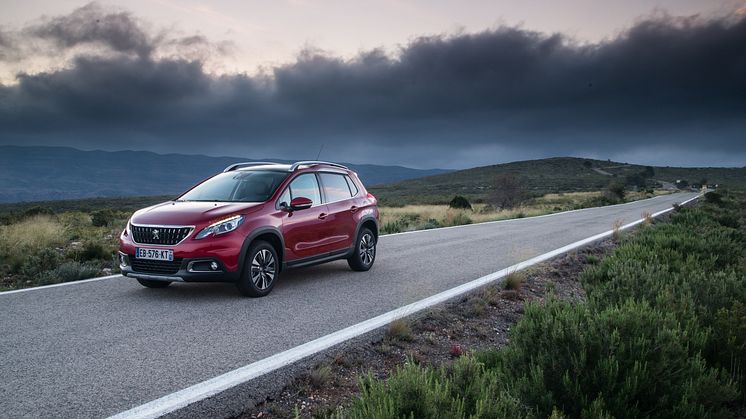 Nya Peugeot 2008 SUV, med attityd och modern design, finns på plats på Fashion Week Stockholm.