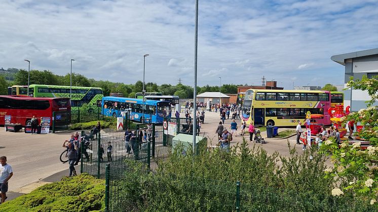 Go North East’s Gateshead depot open day raises over £3,500 for Ukraine