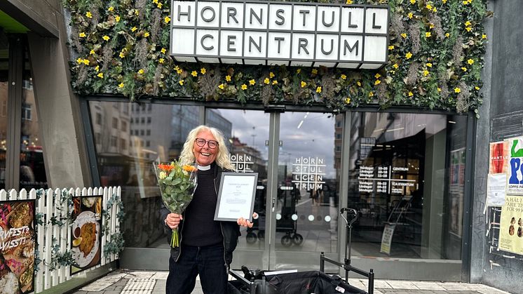 EWA MUNTHER VINNER HORNSTULLSPRISET 2024