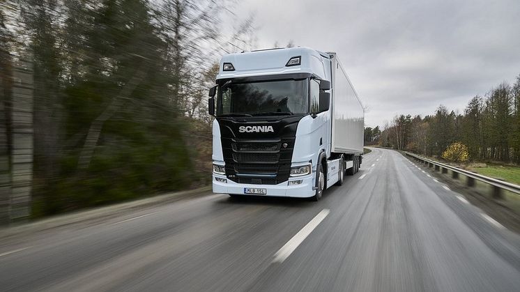 Scania 45 R on raskaisiin kuljetuksiin soveltuva täyssähkökuorma-auto. Se tuottaa 410 kW jatkuvaa tehoa ja akkukapasiteetti on 624 kWh, joka mahdollistaa jopa 350 km toimintamatkan 40 tonnin yhdistelmälle ja 250 km 64 tonnin yhdistelmälle