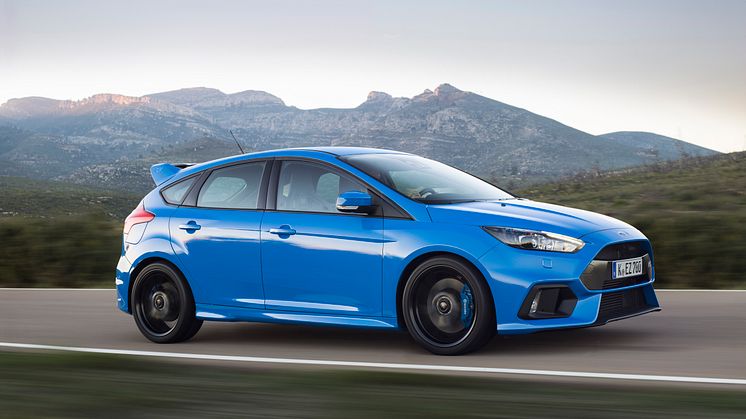 Ford akselerer produksjonen av sportsbiler for Europa når første Focus RS ruller av samlebåndet