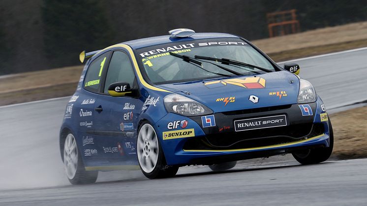 Wernersson sätter titeln på spel i Clio Cup JTCC