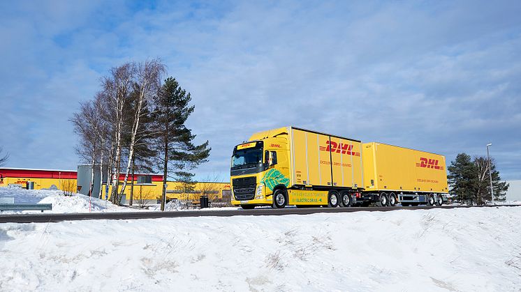 volvo_electric_dhl_08.jpg