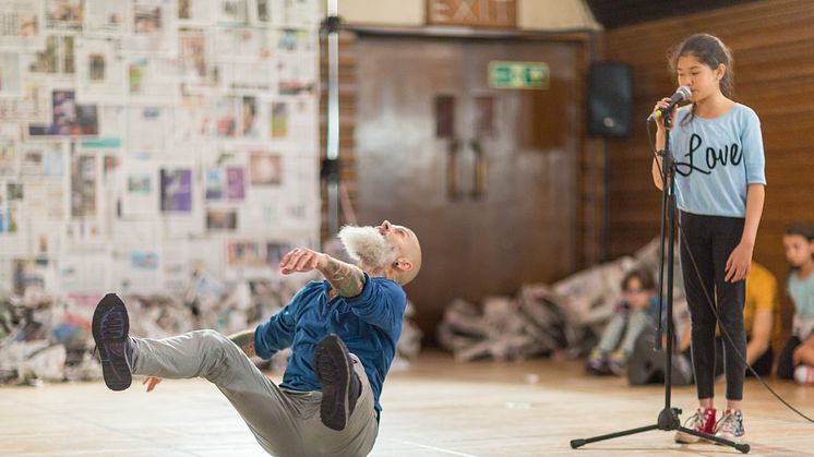 Fevered Sleep spelar sin Malmöuppsättning av Men & Girls Dance på Skånes Dansteater 1 nov, 3 nov, 4 nov 2018.