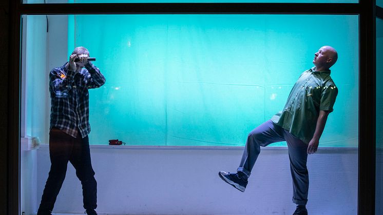 Norrdans dansare Jesse Swarts och Jonathan Starr från Windows i december 2019. Foto: Andreas Näsholm.