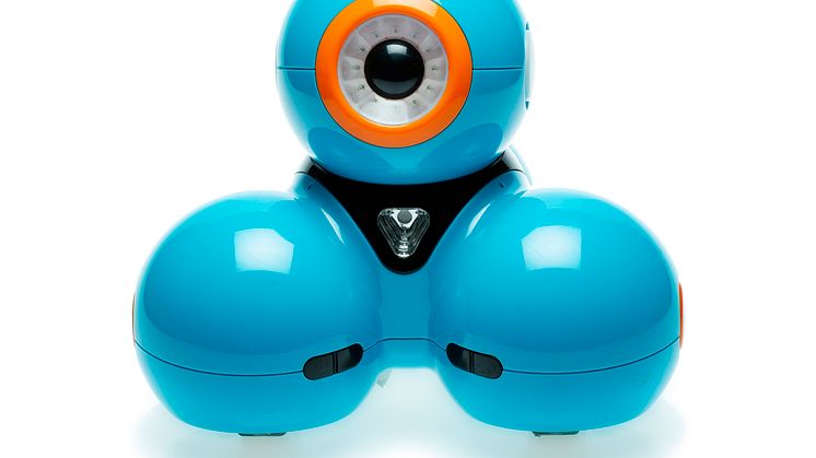 Roboten Dash väntar på att bli programmerad av 2000 skolelever i årskurs F-3