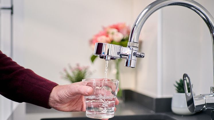 A tap-mounted water purifier that is simple to use, affordable and sustainable - and removes unpleasant tastes, odours and over 100 contaminates.