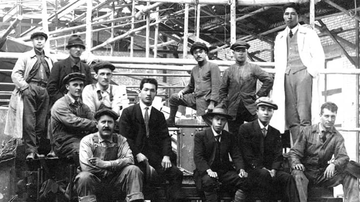 Japanske og amerikanske ingeniører på Fujitama fabrikken