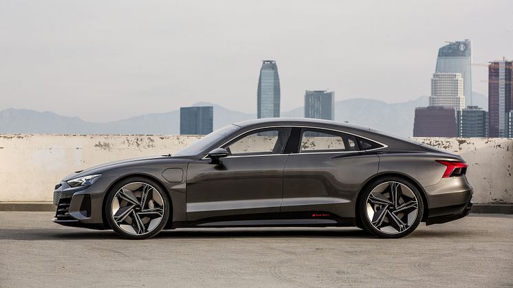 Audi e-tron GT concept (kinetic dust) fra siden