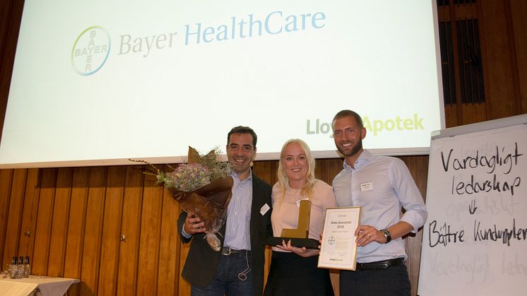 Fr vänster till höger: Filippo Zerbini (LloydsApotek), Madeleine Larsson (Bayer) och Karl Eckerdal (LloydsApotek)