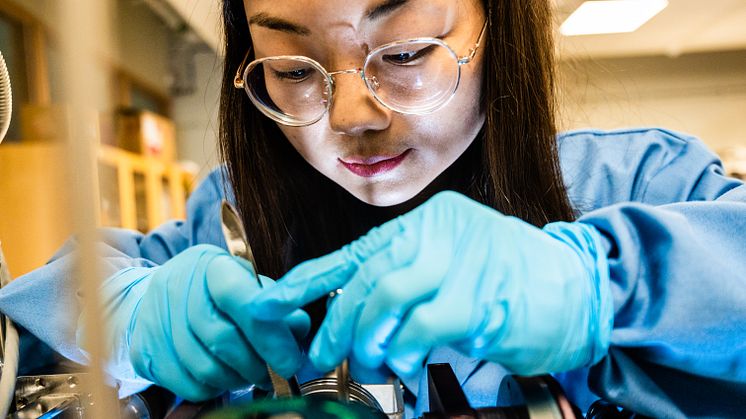 Xian’e Li, doktorand vid Linköpings universitet, är huvudförfattare till den vetenskapliga artikeln publicerad i Nature Communications. Foto: Thor Balkhed