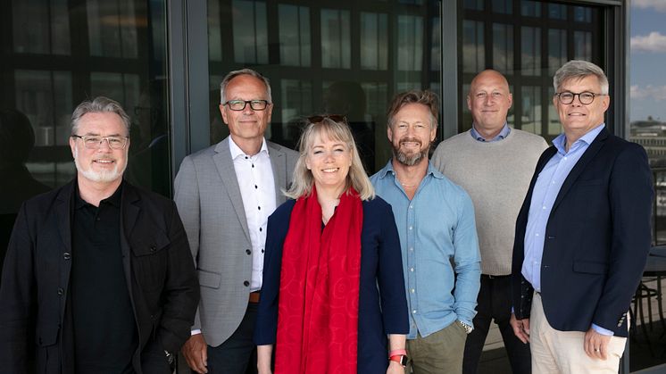 Ledningsteamet från Nexer och Kairos Future. Fv Jörgen Jedbratt, Mats Lindgren, Johanna Danielsson, Lars Kry, Martin Am Zoll, Erik Herngren