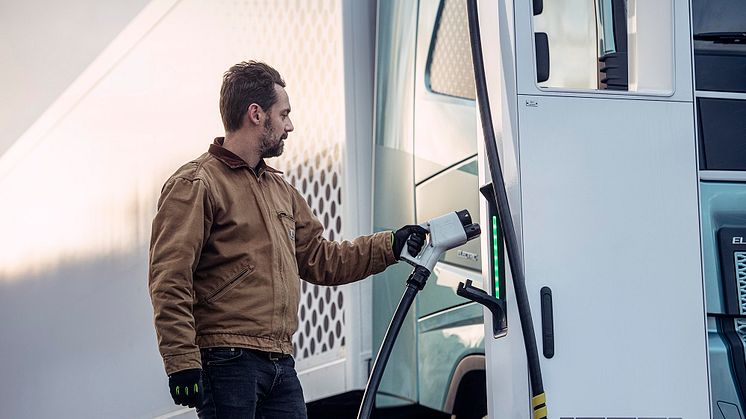 Välkommen på invigning - Den 19 mars öppnar laddstationen på Volvo Truck Center i Sollentuna