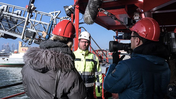 Interview med NDR på 'Esvagt Faraday'. Foto: NDR