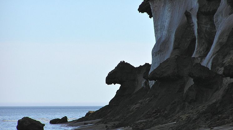 Större koldioxidutsläpp från kollapsande permafrost utmed sibirisk-arktiska kusten än vad som tidigare förutspåtts