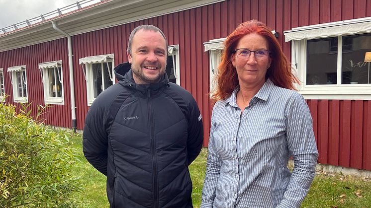 Anders Ådemo, marknadschef PiteEnergi och Anna Hellberg, distriktssköterska i Piteå.