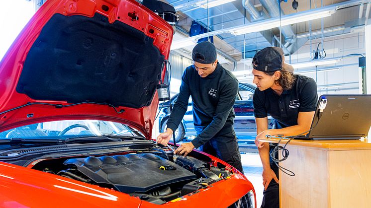 Pressinbjudan: Elof Lindälvs gymnasium firar certifiering som Motorbranschcollege tisdagen den 12 september