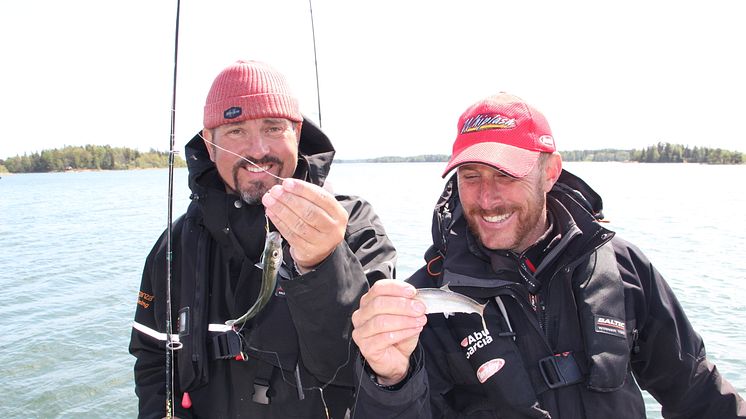 Johan Broman och Fredrik Sjöblom i TV4 Sports program "Fiske - på djupet".