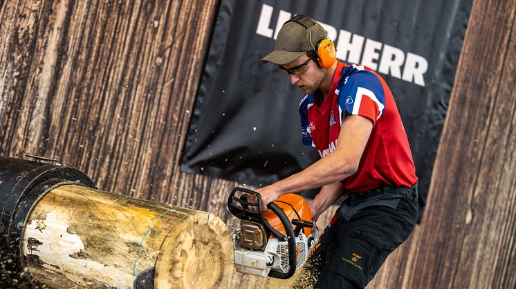 Ole Magnus (25) satte verdensrekord i Timbersports