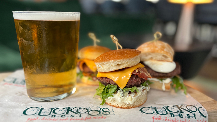 Trippel njutning: Premiär för Burgers & Beers på Cuckoo’s Nest 