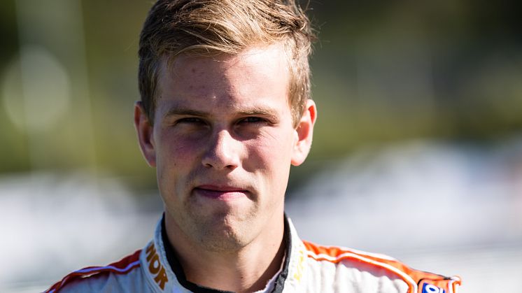 Erik Jonsson klar för fortsättning i STCC 2015