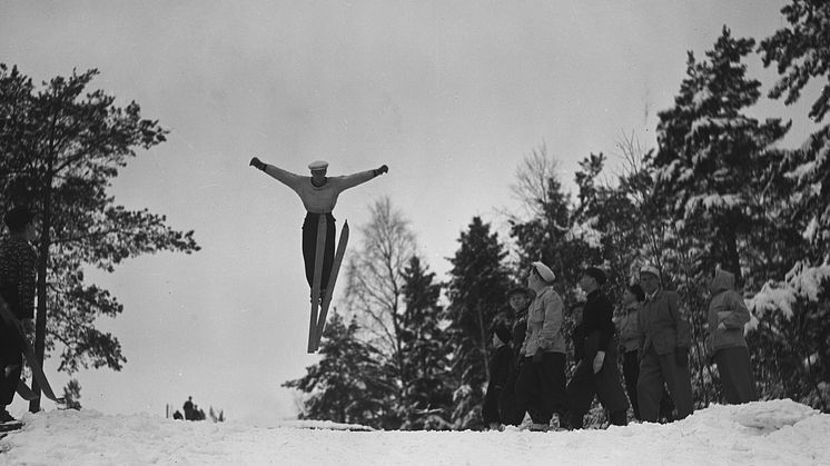 Göteborgs stadsmuseum_Hjörnearkivet_Bragebacken backhoppning 1943-01-03 (002)