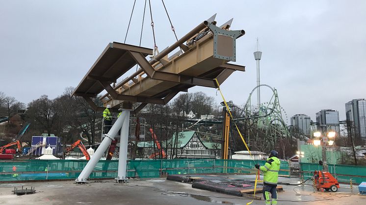 The first section of the new Valkyria dive coaster is now in place!