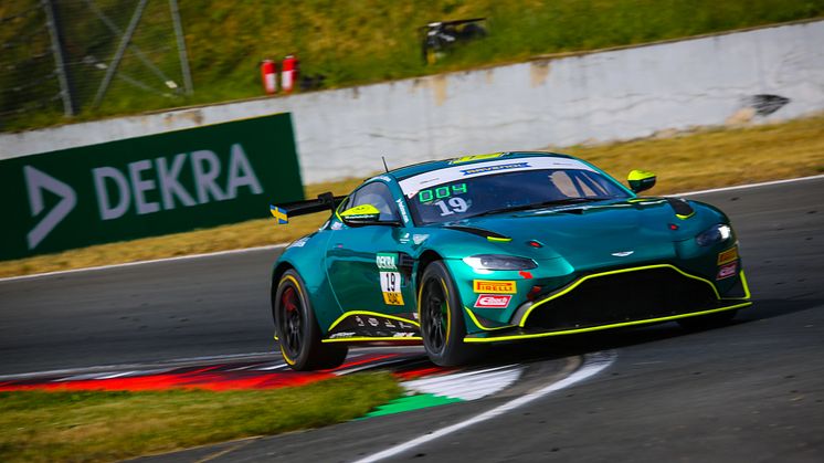 Andreas and Jessica Bäckman had a tough season opener in the ADAC GT4 Germany championship. Photo: Axel Weichert (Free rights to use the image)