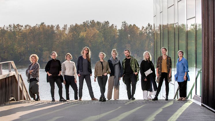 Från vänster: Sofia Rönnberg, Catharina Carlsson, Anna Lindwall, Camilla Caster, Helena Melehoff, Fanny Lindén, Denis Vilenica, Helena Byström, Sara Rylander, Barbro Renkel (Programansvarig)  Fotograf: Johan Gunséus