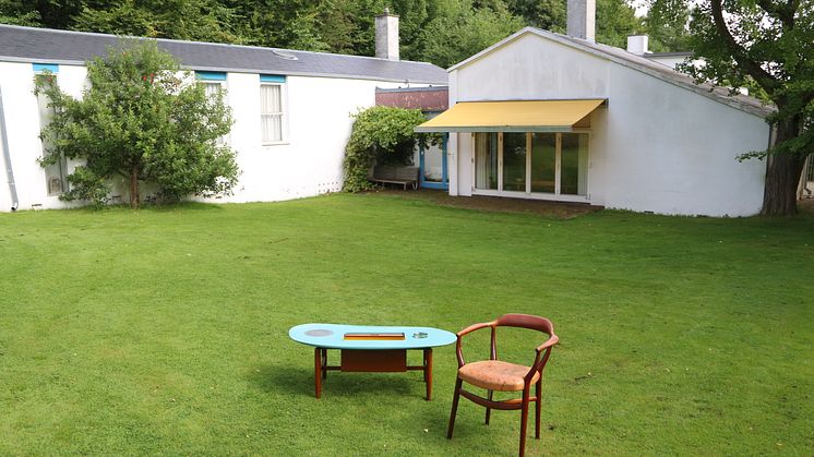 Finn Juhl's furniture in front of his house