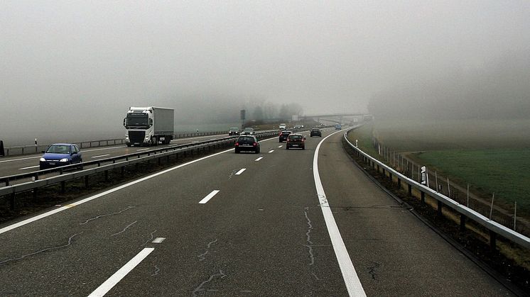 ​Ökad lastbilstrafik med större koldioxidutsläpp borgar för mer gods på järnväg