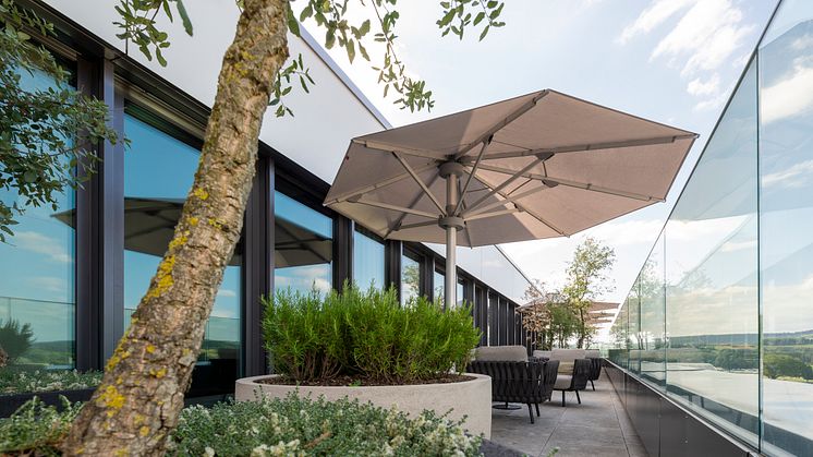 Massgeschneiderte Sonnenschirme von Glatz für den Aussenbereich: Restaurant Attica in Frauenfeld, Schweiz, Palazzo Noblesse