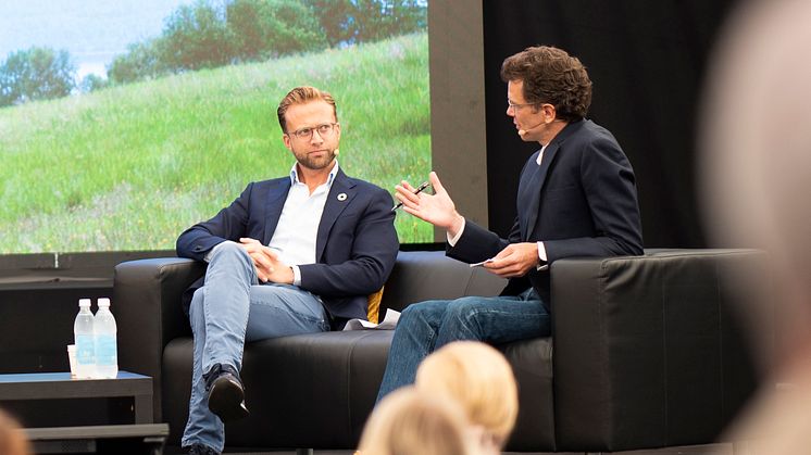 Digitaliseringsminister Nikolai Astrup  og adm. dir. i Telenor Norge Petter-Børre Furberg.  Foto: Martin Phillip Fjellanger. 