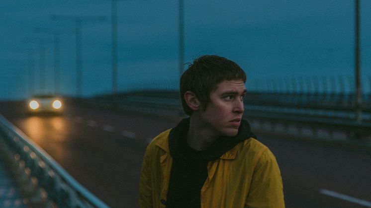 Thomas Stenström släpper singeln "Västerbron" och bjuder på livekonsert från hemlig location