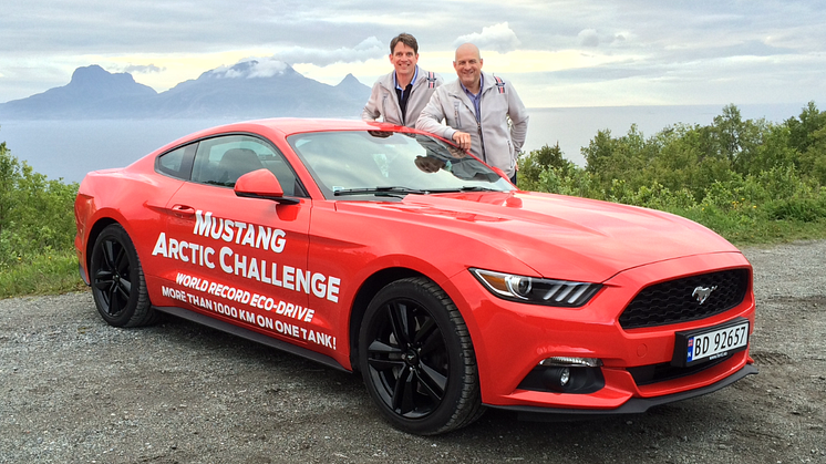 Knut og Henrik vil sette verdensrekord med sportsbilikonet Ford Mustang