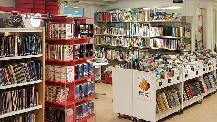 Frillesås bibliotek bokhyllor_foto Kia Andersson