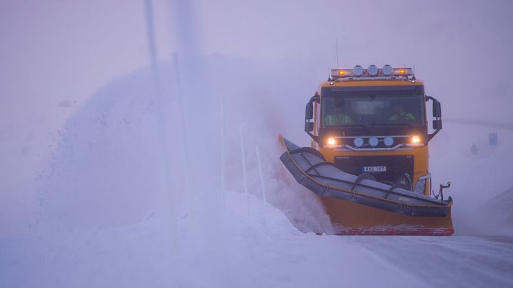 Svevia fortsätter som vägentreprenör inom driftområde Flen. Uppdraget är att sköta drift och underhåll av vägarna. Foto: Patrick Trägårdh