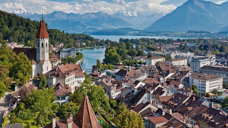 Thun: Sicht auf die Stadt Thun mit dem Schloss © Interlaken Tourismus Byline: swiss-image.ch/Jan Geerk