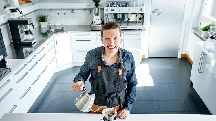 Löfbergs kaffeexpert Anna Nordström tipsar om hur man firar kaffets dag.   