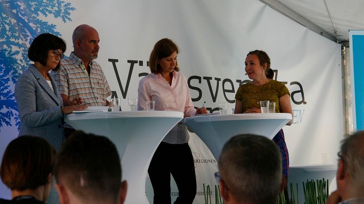 Från Vänster: Lena Holm, Peter Johnsson, Christina Kiernan och Rebecka Prentell.
